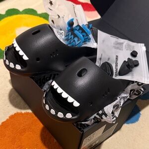 Helloslippers Nuclear Kaiju Sharkick Pro Slides